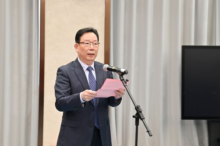 海角论坛
举行新提任处级领导干部宪法宣誓仪式